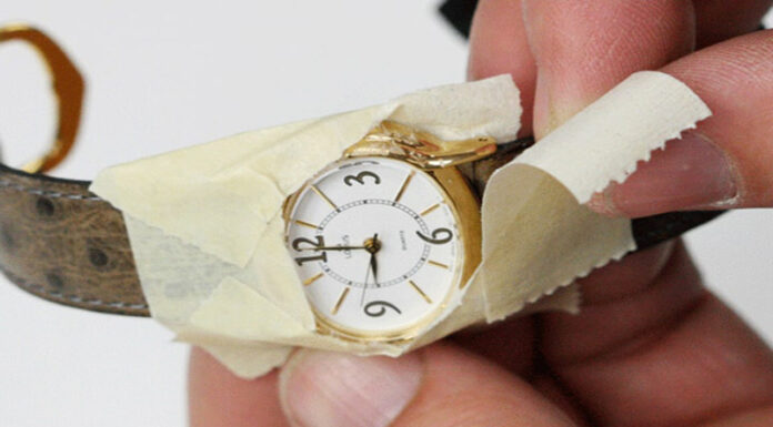 5 Ways to Deal With a Water-Damaged Wristwatch