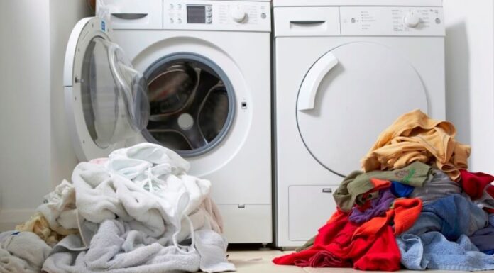 9 Foolproof Ways to Wash Your Activewear Without Fear of Fading or Losing Shape