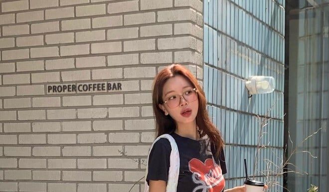 The Ultimate Guide: 4 Ways to Rock a T-Shirt at the Office Without Looking Sloppy