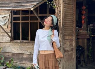 The Ultimate Guide to Timeless Style: 4 Ways to Wear a T-shirt That Will Always Flatter the Over-40 Woman