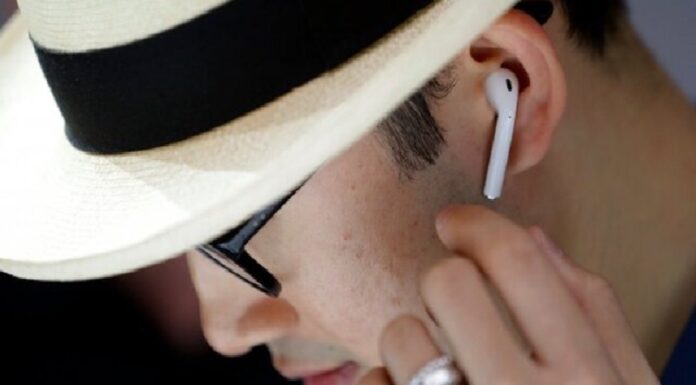 The Ultimate Guide to Wearing Wireless Bluetooth Headphones: A Step-by-Step Tutorial