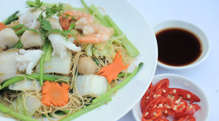 How to Tell the Difference Between Clean and Dyed Vermicelli