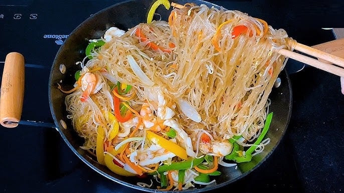 The Secret to Perfectly Fluffy Stir-fried Glass Noodles: No More Sticky Mess!