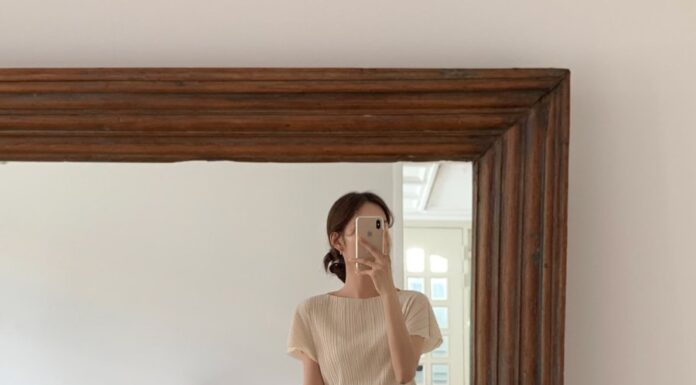 The Perfect 5-Piece Wardrobe for the Office: Elevate Your Style and Confidence