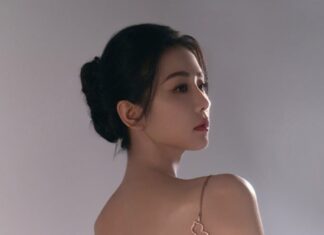 Graceful Swan-like Posture: The Ultimate Asset