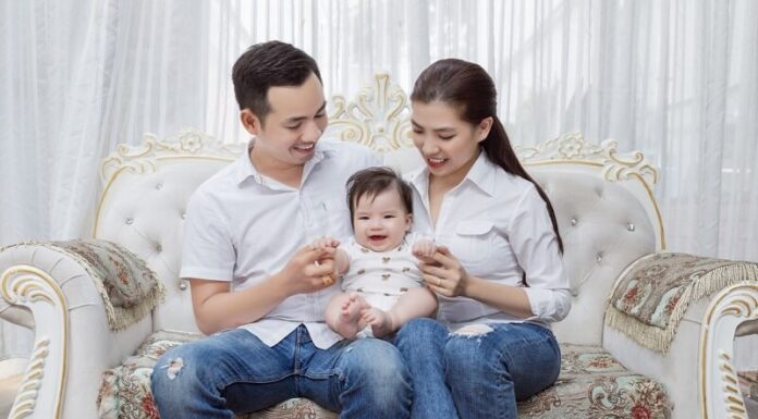 Naming a Child in 2022: The Significance of the Surname ‘Hoàng’ and Its Promise of a Bright Future