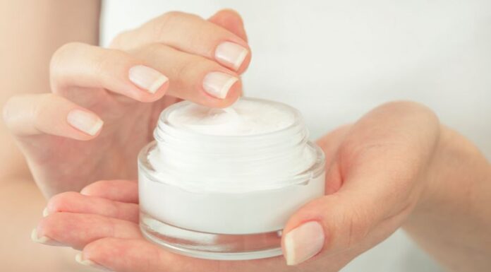 The Ultimate Guide: 5 Key Considerations for Choosing an Effective Anti-Wrinkle Cream