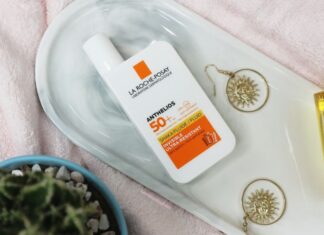 The Ultimate Guide to 10 Sunblocks that Won’t Turn Your Skin Tone Ashy: Achieving a Natural, Flawless Base