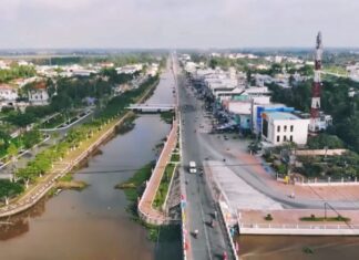 A Glimpse at Two Popular Vi Thuy Tourist Spots in Hau Giang