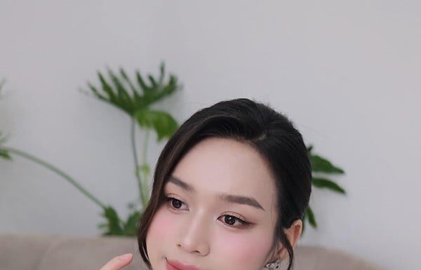 “Beauty Queen Đỗ Thị Hà Shares Her Secrets to Flawless, Porcelain Skin”