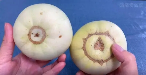 “The Bigger the Better: How a Larger Cucumber Bulb Guarantees a Sweeter Treat — A Tasty Tip for Your Next Snack.”