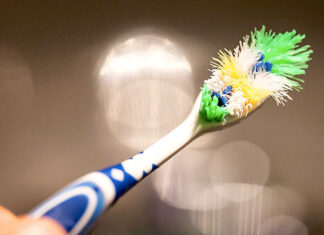 The Magic of an Old Toothbrush: Uncover its Hidden Cleaning Powers