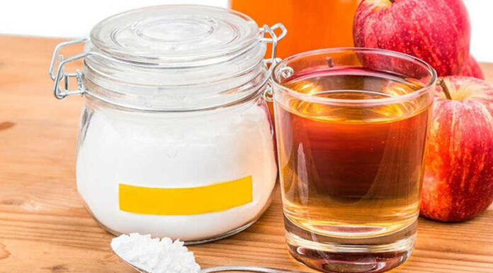 “Say Goodbye to Dandruff with This Effective Baking Soda Treatment”