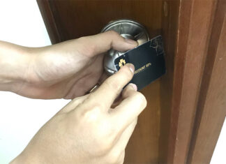 7 Simple Hacks to Open Your Door Lock When You’re Locked Out