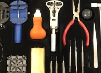 The Ultimate Guide to Unlocking Secrets: Unfastening Straps and Opening Cases for Battery-Operated and Mechanical Timepieces