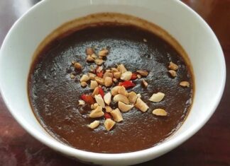 The Ultimate Guide to Dipping Sauce: 4 Easy and Delicious Recipes for Your Summer Spring Rolls