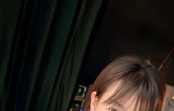 “The Secret to Her Beauty: Unveiling Her Flawless Skin and Figure”