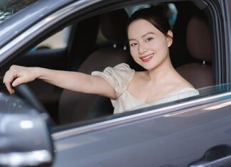 “The Secret to Lan Phuong’s Glowing Skin: An Affordable, Familiar Oil”