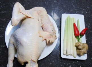 “The Ultimate Guide to Boiling a Perfectly Tender and Flavorful Chicken”