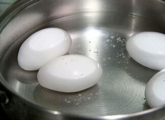 “The Secret Ingredient for Perfectly Boiled Eggs: Keep Them Crack-Free, Nutritious, and Beautiful”