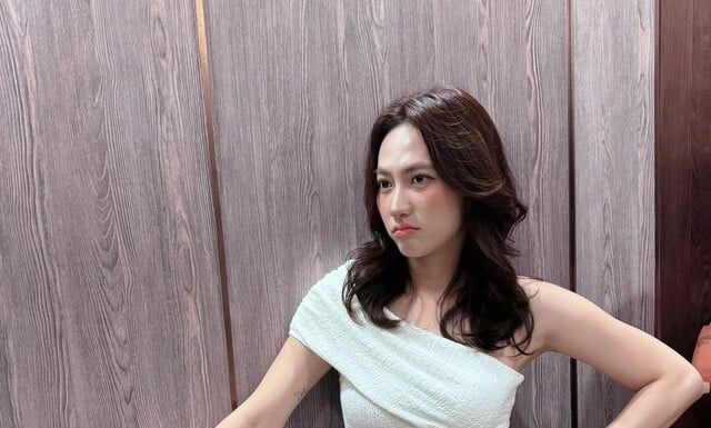 The Leading Lady of Tran Thanh’s “Mai” Always Looks Youthful and Vibrant Thanks to Her Savvy Styling Sensibility