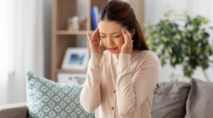 The Secret to Drinking Water the Right Way to Relieve Headaches on Hot Days