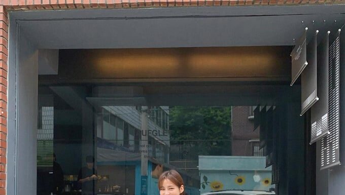 5 Timeless Outfit Formulas in Beige That Make You Look Younger