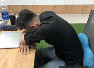 The Power Nap: A Mid-Day Recharge for the Health-Conscious Office Worker