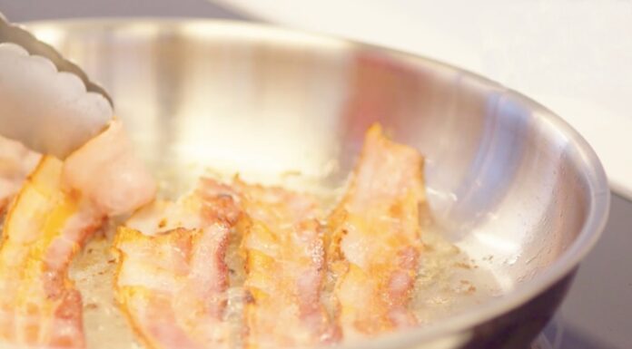 The Ultimate Guide to Cooking Bacon: Stovetop, Oven, and Microwave Methods
