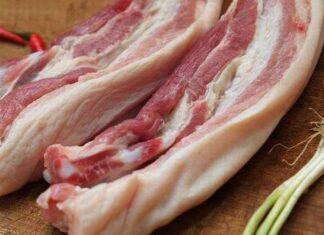 The Perfect Summer Treat: Learn How to Boil Pork Belly to Perfection – A Delicate, Snow-White Delight