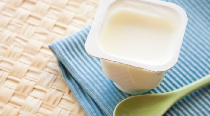 Should You Eat Sweetened or Unsweetened Yogurt?