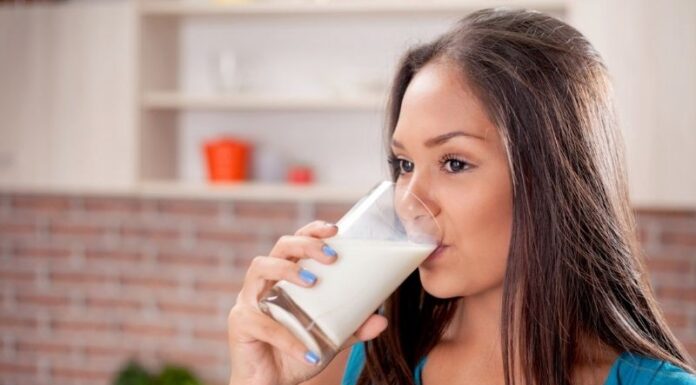 Should You Drink Milk Before or After Meals?