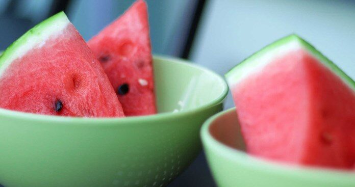 The Surprising Fruits You Shouldn’t De-Seed