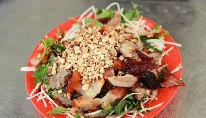 The Ultimate Guide to Hanoi’s Top 5 Street Food Alleys: A Gastronomic Adventure