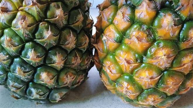 How to Choose a Perfectly Ripe Pineapple: A Simple 4-Step Guide