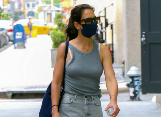 The Ultimate Style Guide: 10 Ways to Rock Wide-Leg Jeans and Impress