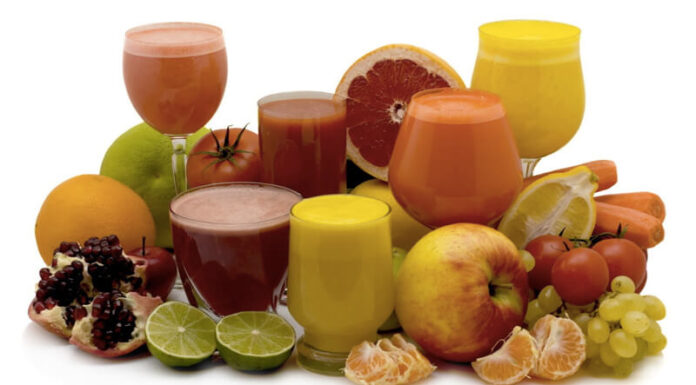 Should You Choose Bottled or Fresh Fruit Juices?