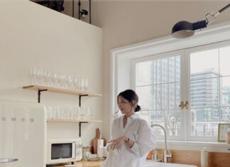 4 Ways to Style a White Shirt: A Guide to Looking Sophisticated and Charming