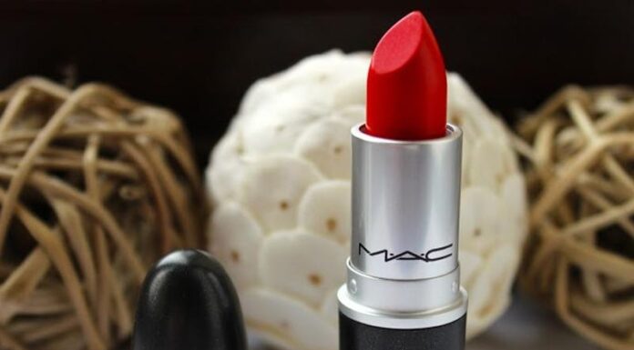 What are the Top 10 Best Orange-Red Lipsticks?