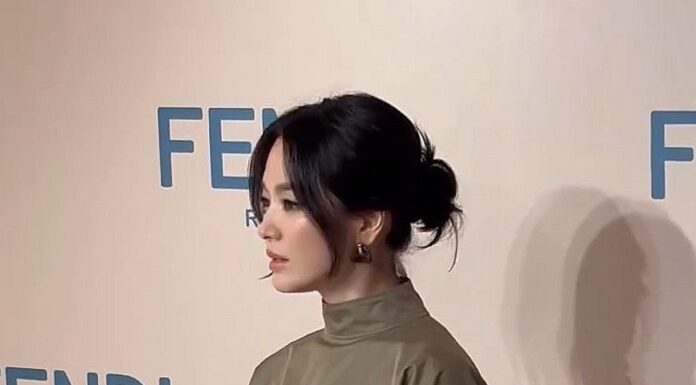 Song Hye Kyo Stuns with Smoky Eye Look, Her Exquisite Beauty Has Everyone Talking