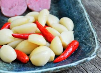 “The Ultimate Guide to Preserving White Garlic: Avoiding the Green Tint”