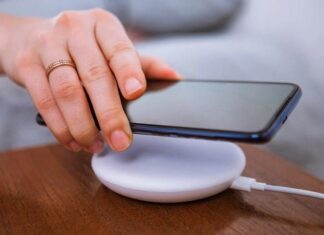 The Ultimate Guide to Wireless Charging Technology and the Best Wireless Chargers