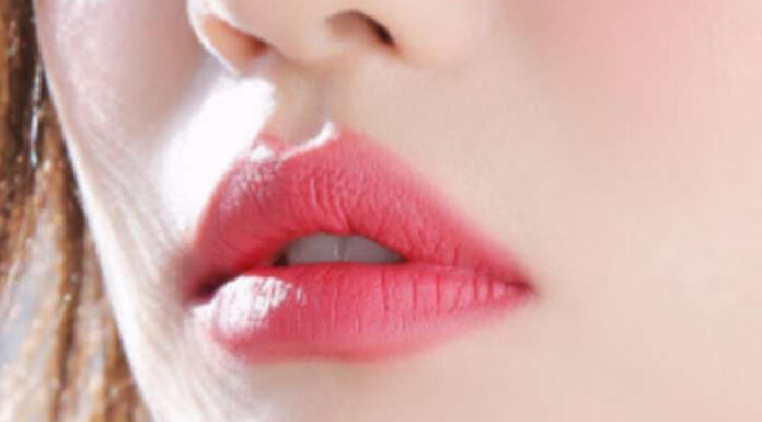 The Ultimate Guide to the Top 5 Delicious Peach-Pink Lipsticks: A Seductive Swatch Fest