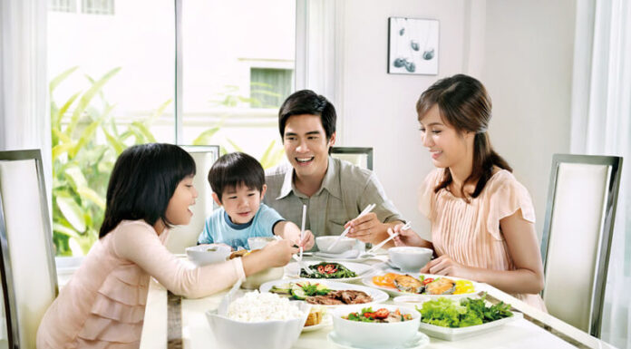 Is the Family Dinner Obsolete in Modern Life?