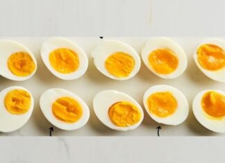 “Transform Boiled Eggs into a Tasty Treat with This Mouth-watering Soy-marinated Egg Recipe; a Family Favorite!”