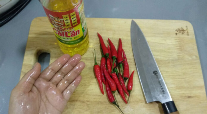 The Ultimate Guide to Chopping Chilis: 5 Pro Tips to Slice Like a Pro