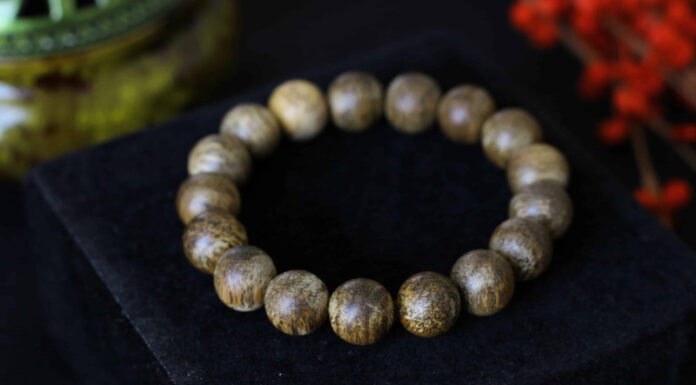 What are Agarwood Bracelets? 4 Outstanding Benefits of Agarwood Bracelets