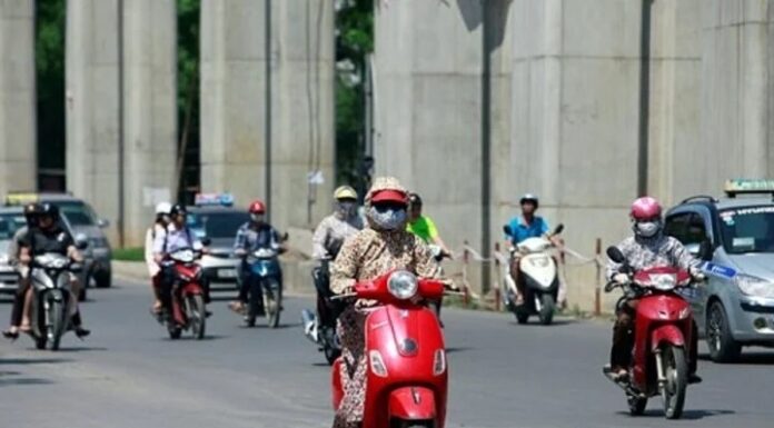 Does Hot Weather Require Releasing Air from Motorcycle Tires?