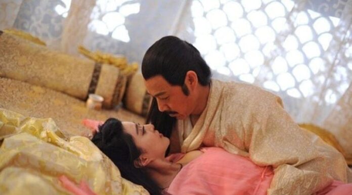 The Secret Behind the Emperor’s Bedchamber: Why Are Consorts Escorted Back to the Palace After Imperial Favors?