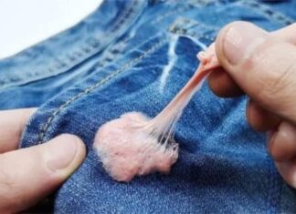“A Sticky Situation: The Ultimate Guide to Removing Gum from Clothing”